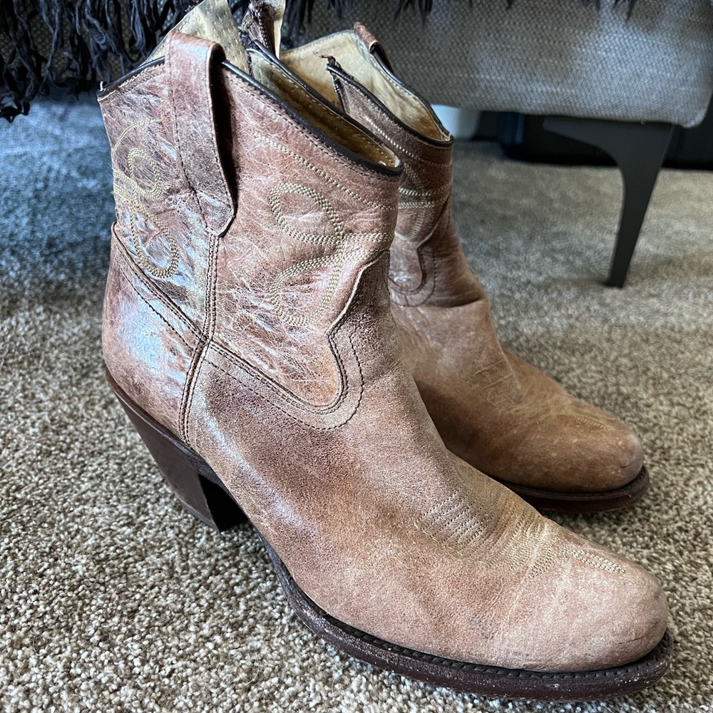 Rogers’ Cowgirl Boots